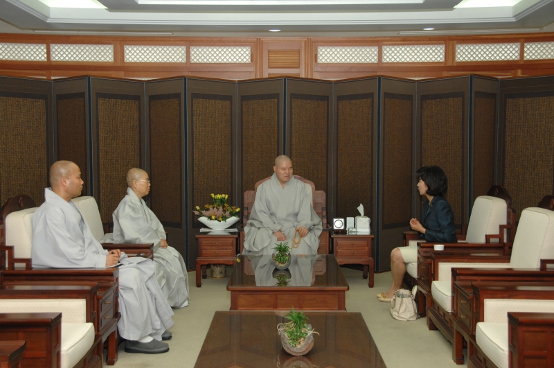 2010.06.21_나경원 의원 예방 (7)